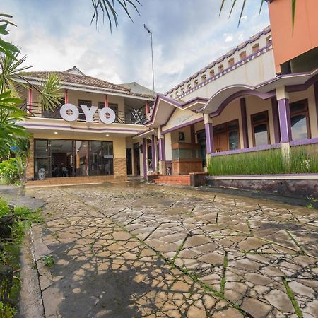 Oyo Bunga Matahari Guest House And Hotel Batu  Ngoại thất bức ảnh