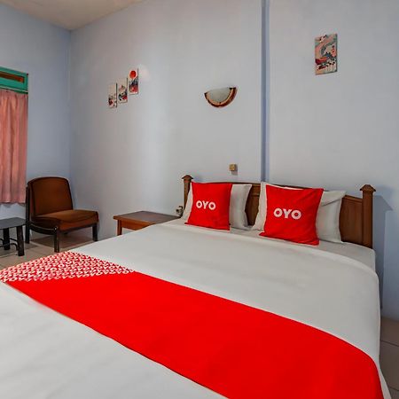 Oyo Bunga Matahari Guest House And Hotel Batu  Ngoại thất bức ảnh