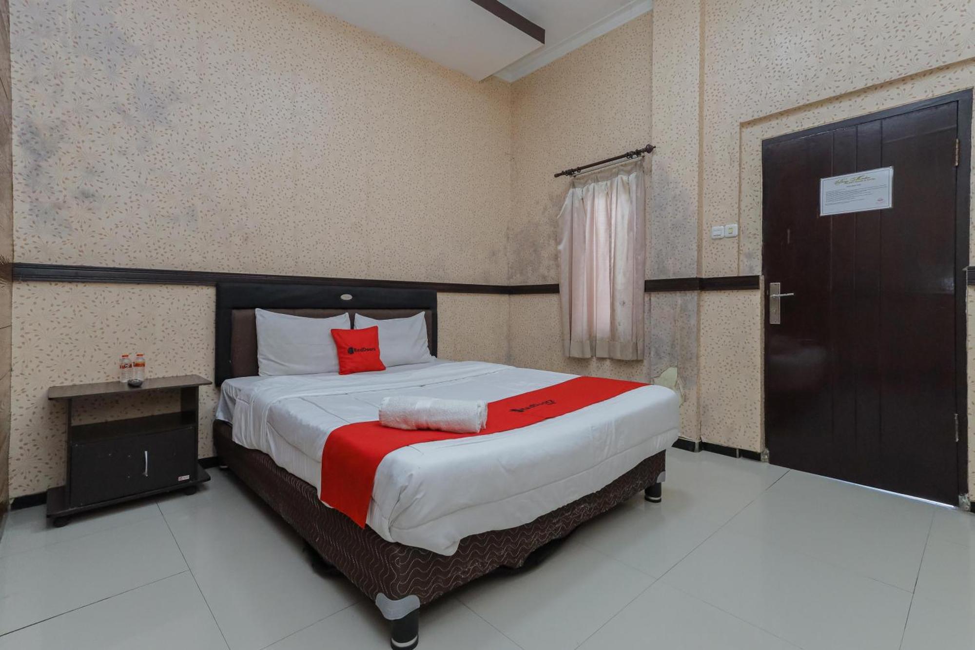 Oyo Bunga Matahari Guest House And Hotel Batu  Ngoại thất bức ảnh