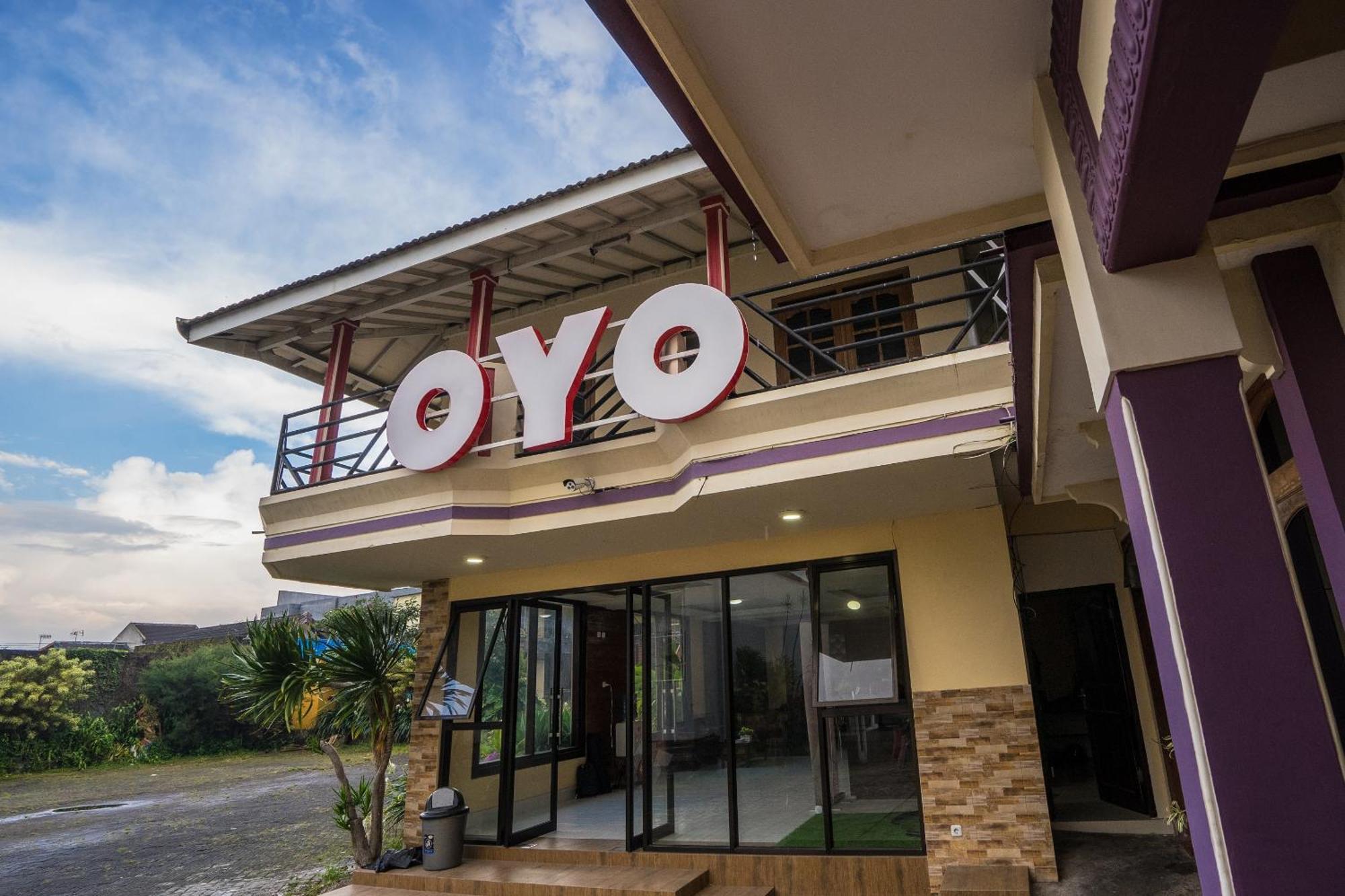 Oyo Bunga Matahari Guest House And Hotel Batu  Ngoại thất bức ảnh