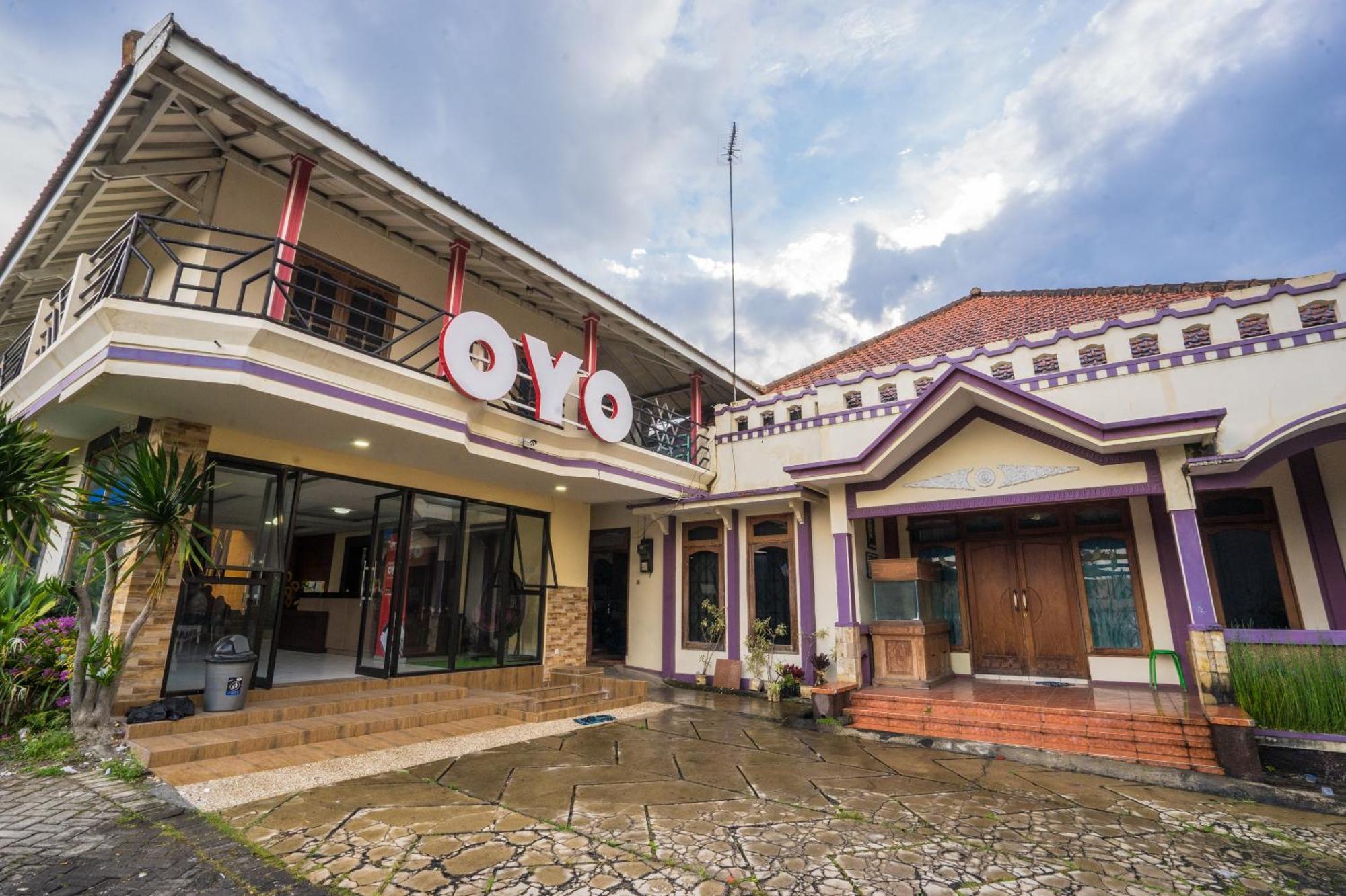 Oyo Bunga Matahari Guest House And Hotel Batu  Ngoại thất bức ảnh