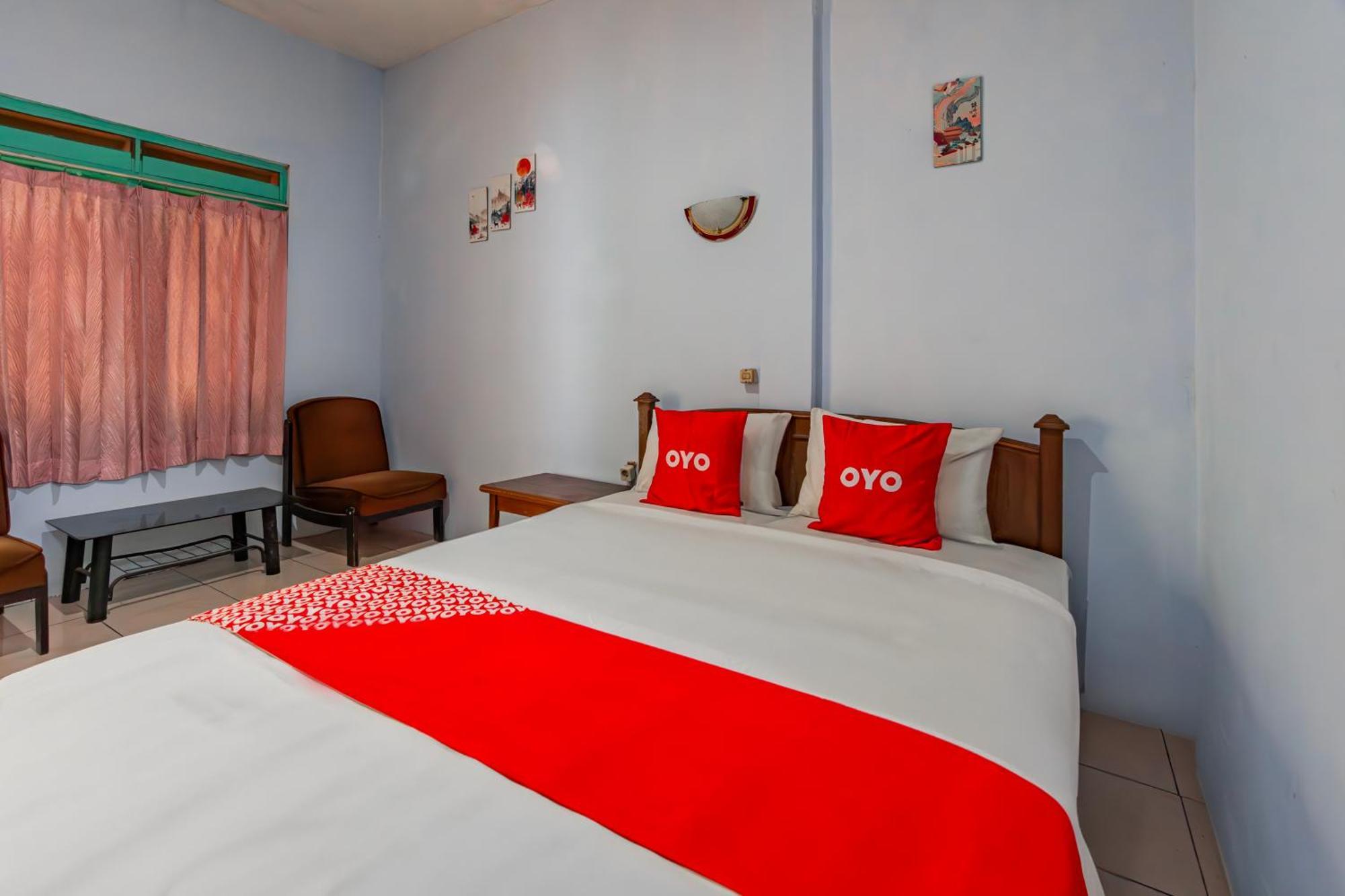 Oyo Bunga Matahari Guest House And Hotel Batu  Ngoại thất bức ảnh