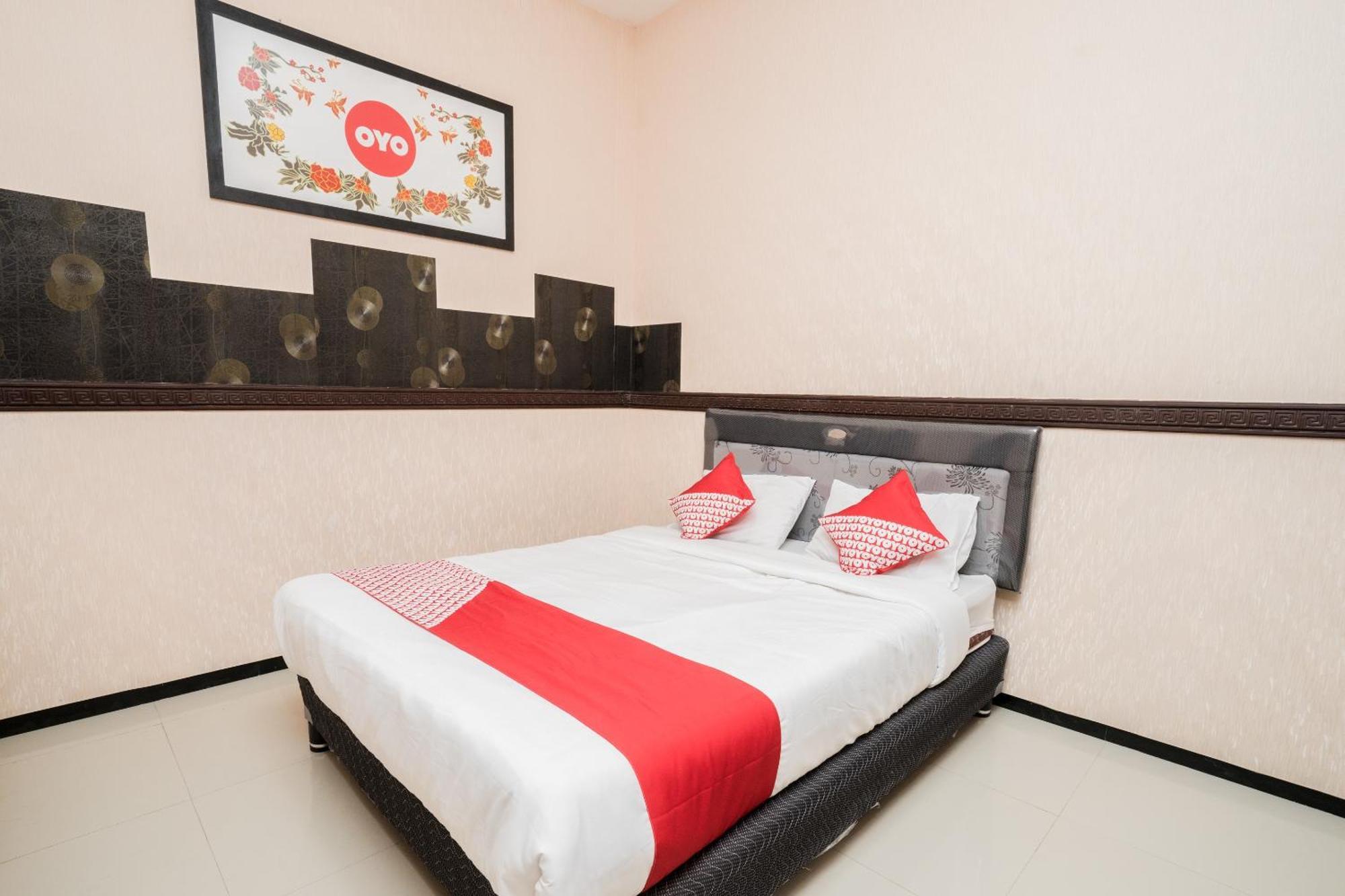 Oyo Bunga Matahari Guest House And Hotel Batu  Ngoại thất bức ảnh